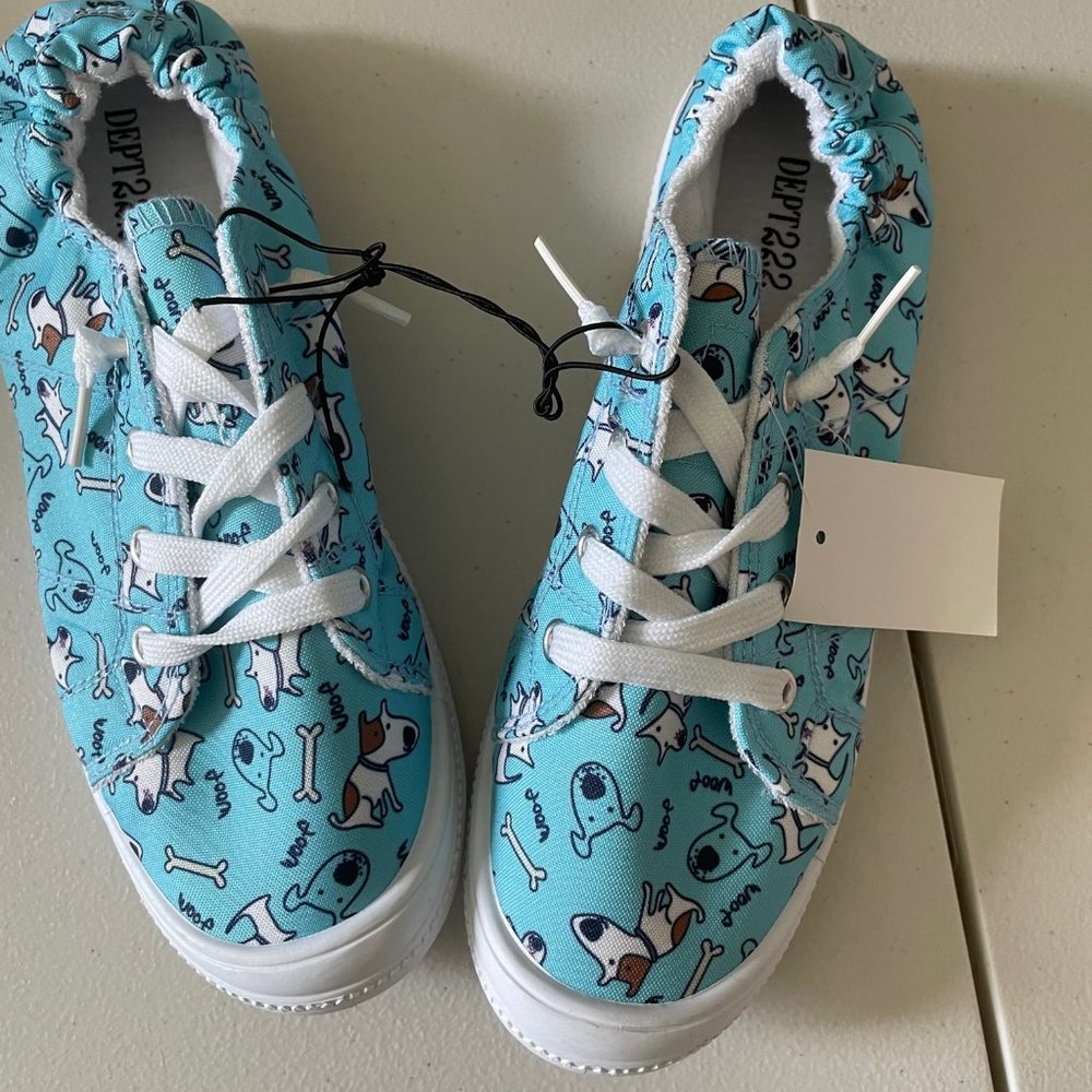 NWT Dept 222 Dog Themed canvas sneaker SIZE 8